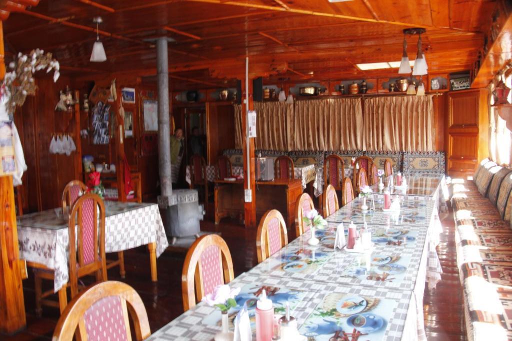 Panorama Lodge And Restaurant Namche Bazar Exterior photo